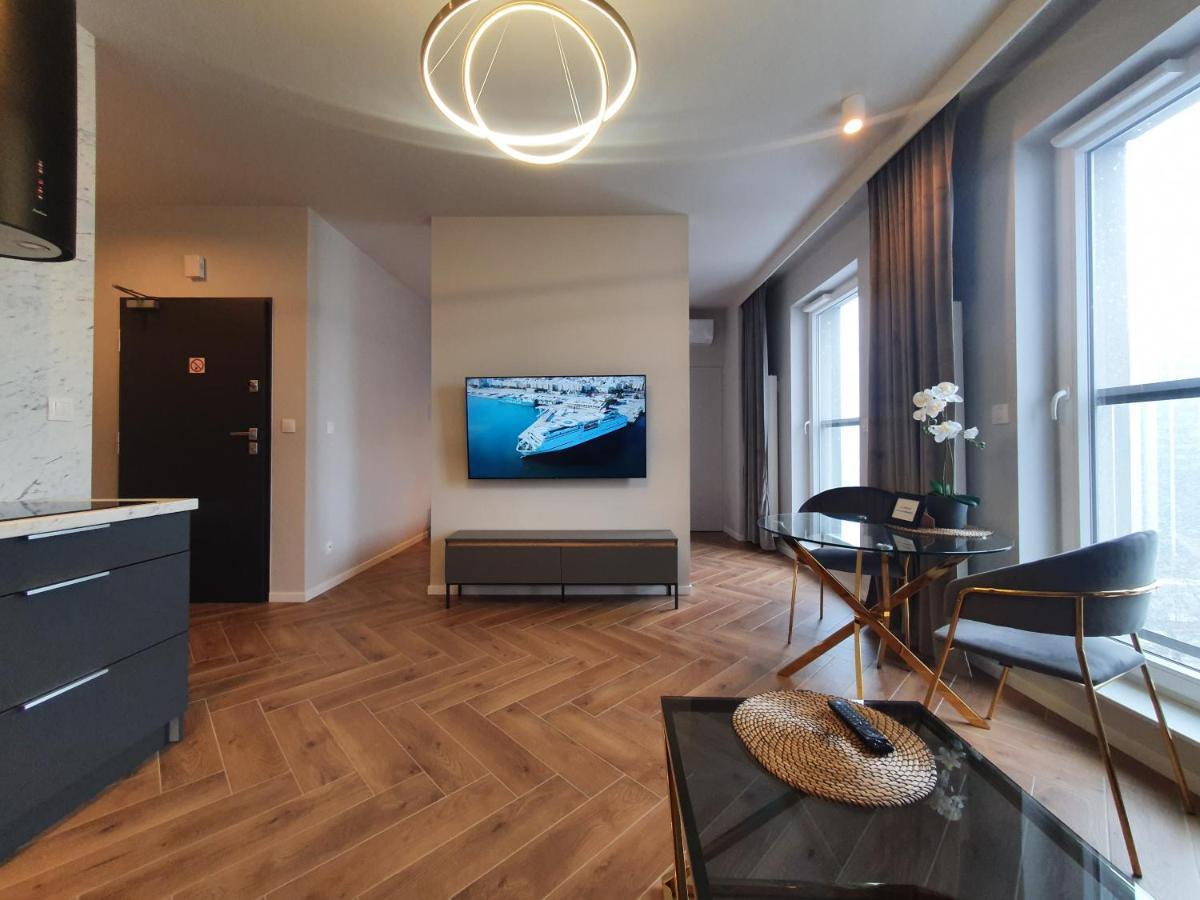 15 Pietro Sokolska 30 Towers Apartments - New- Lux- Parking- Sauna- Gym- And Good View From 15Th Floor Katowice Bagian luar foto